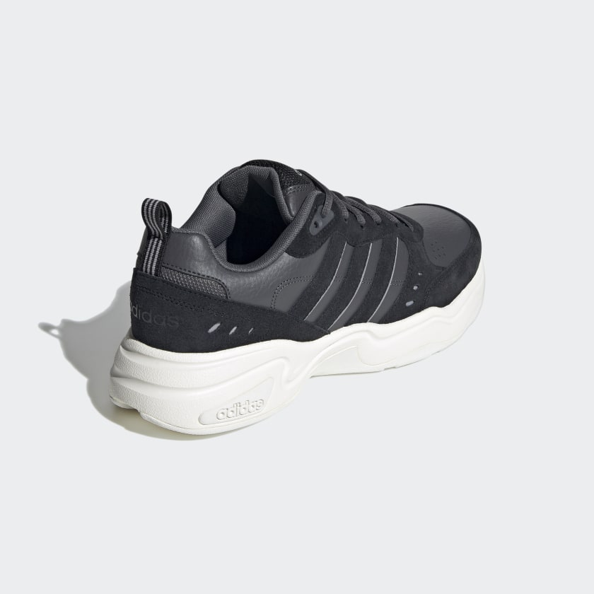 adidas Strutter Grey Six / Core Black / Cloud White кроссовки, обзор, плюсы  и минусы | SneakerWiki